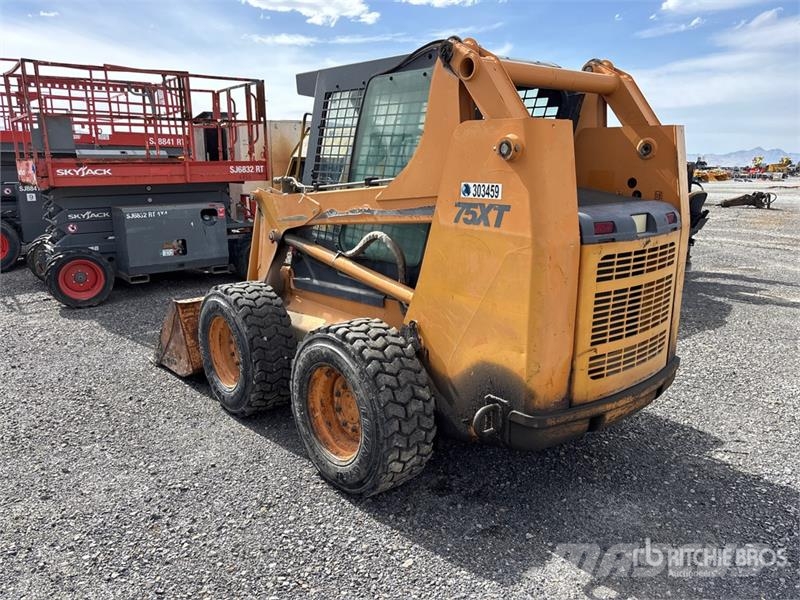 CASE 75XT Mini Pale Gommate