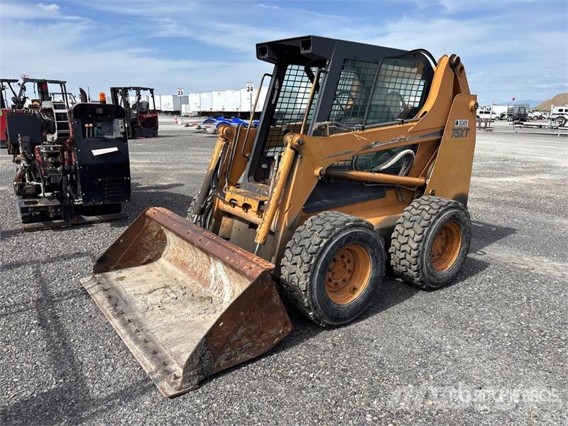 CASE 75XT Mini Pale Gommate