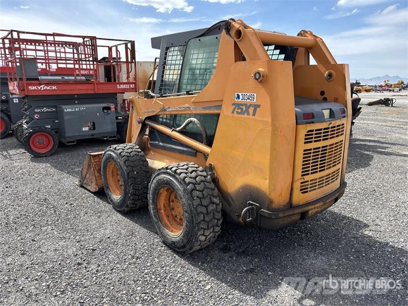 CASE 75XT Mini Pale Gommate