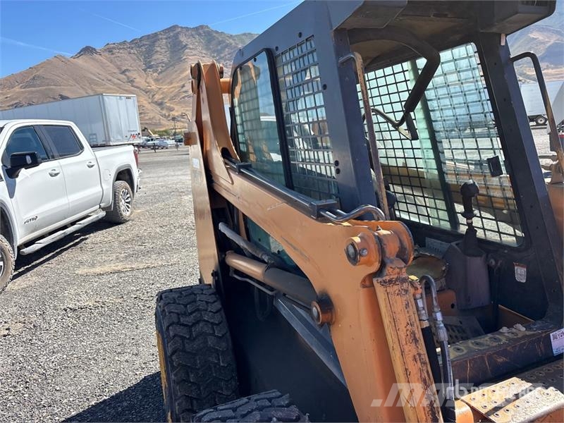 CASE 75XT Mini Pale Gommate