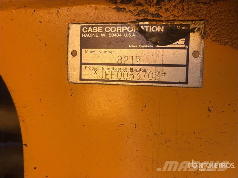 CASE 821B Rataslaadurid
