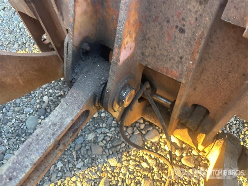 CASE 821B Rataslaadurid