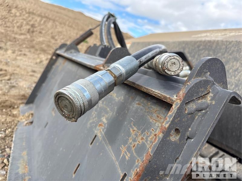 CASE 84215695 84 in Skid Steer Broom فرش