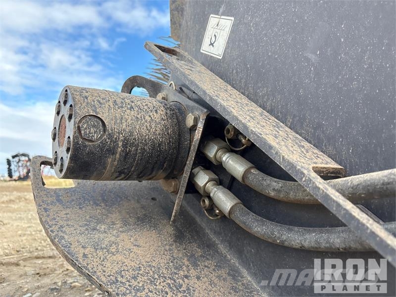 CASE 84215695 84 in Skid Steer Broom فرش