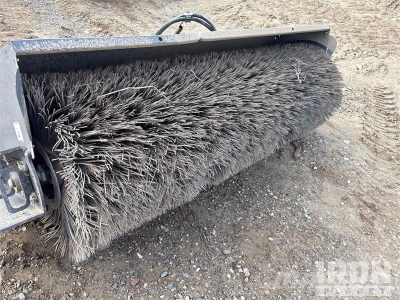 CASE 84215695 84 in Skid Steer Broom فرش