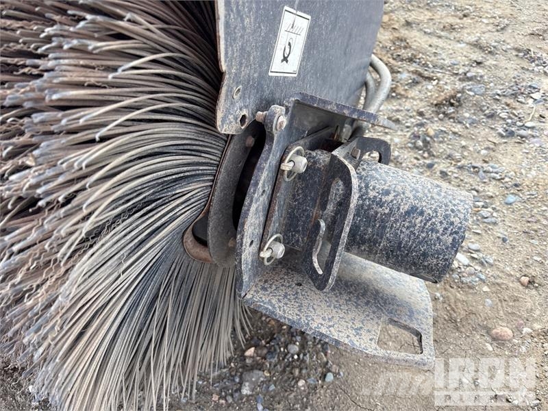CASE 84215695 84 in Skid Steer Broom فرش