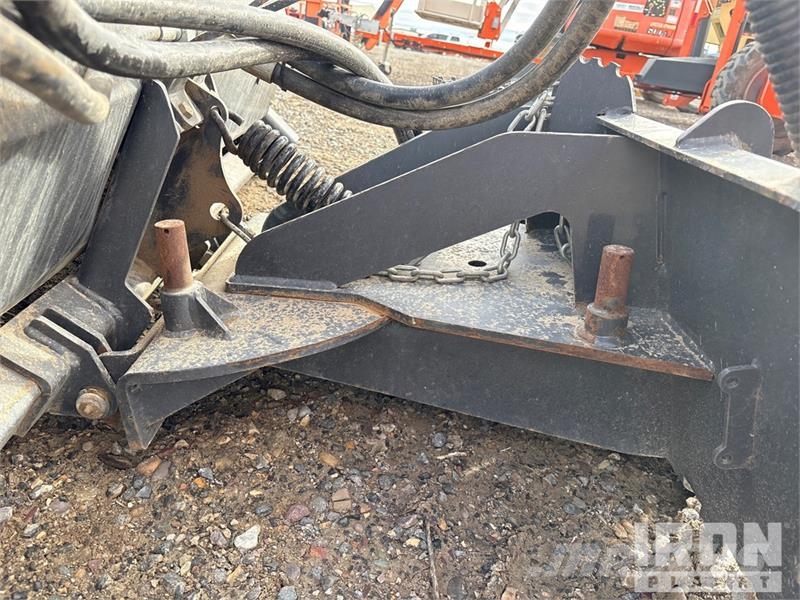 CASE 84215695 84 in Skid Steer Broom فرش