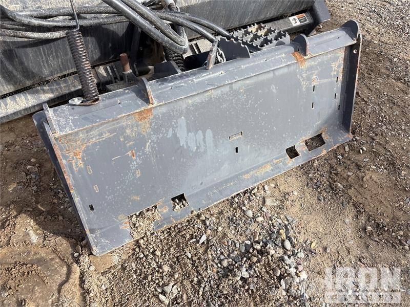 CASE 84215695 84 in Skid Steer Broom فرش