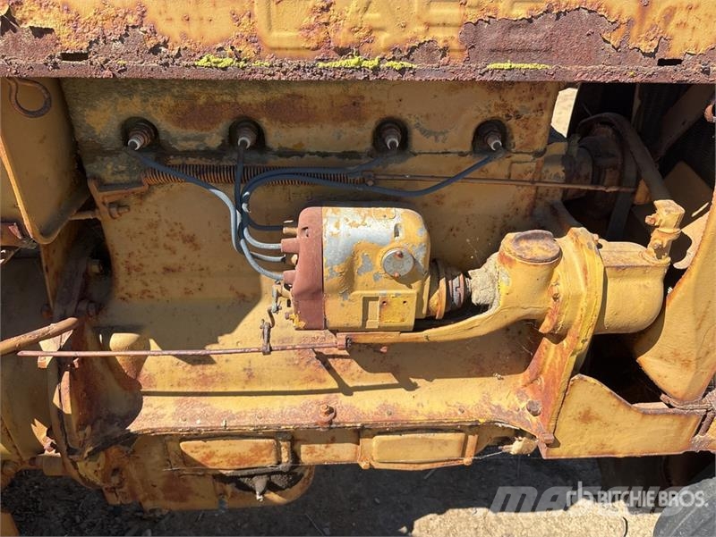 CASE CC 2WD Tractor Traktori