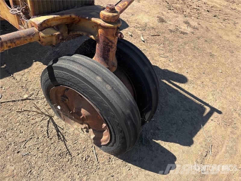 CASE CC 2WD Tractor Traktori