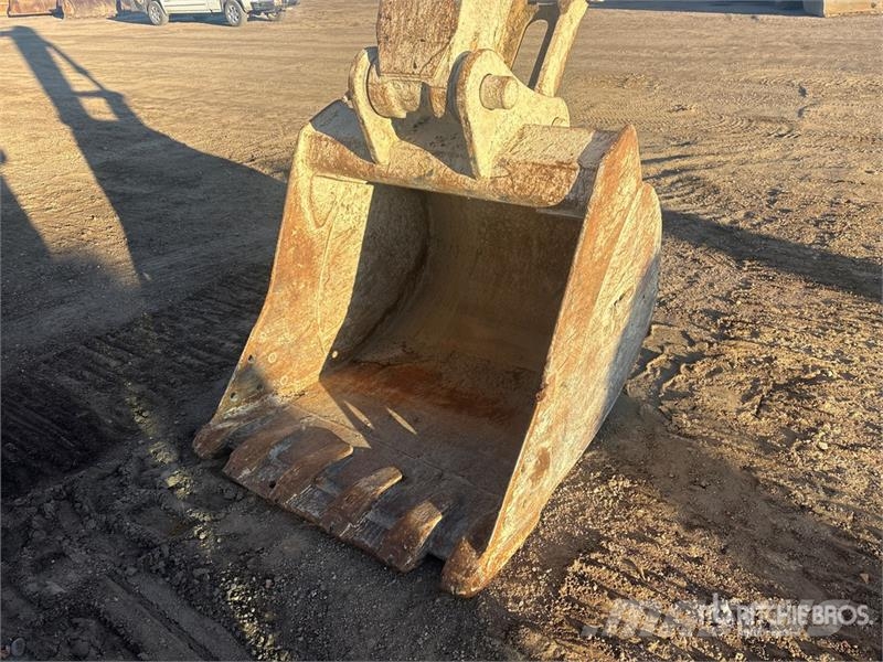 CASE CX250C Tracked Excavator Kāpurķēžu ekskavatori