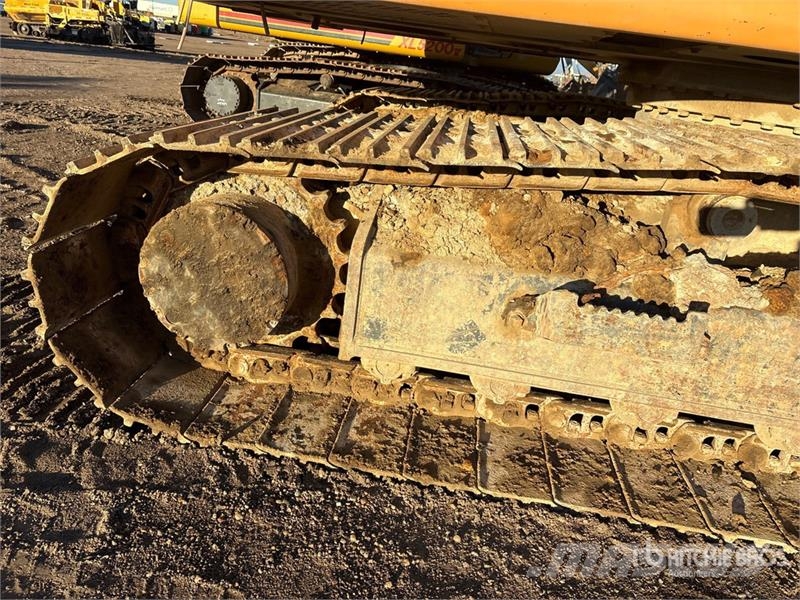 CASE CX250C Tracked Excavator Kāpurķēžu ekskavatori