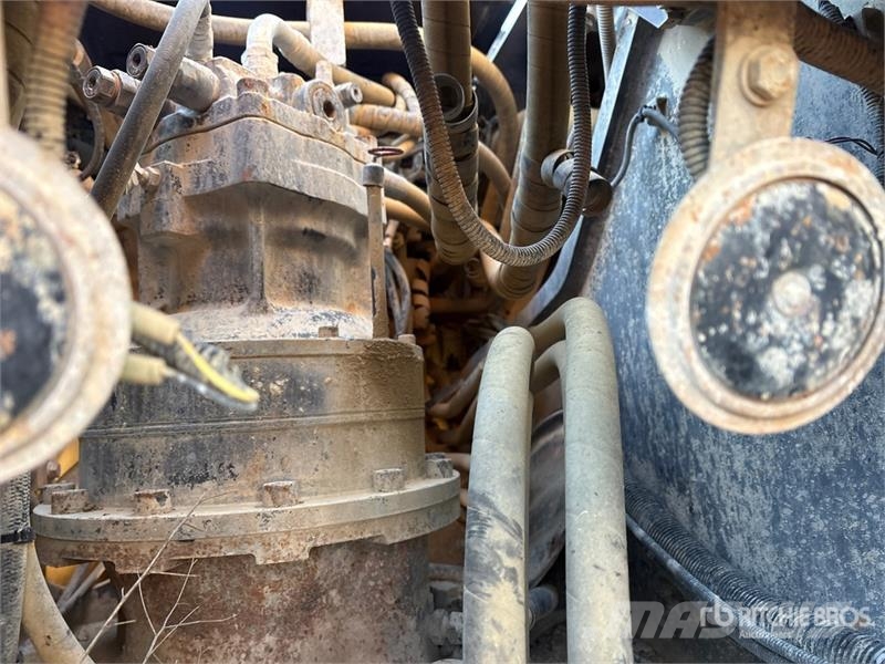 CASE CX250C Tracked Excavator Kāpurķēžu ekskavatori