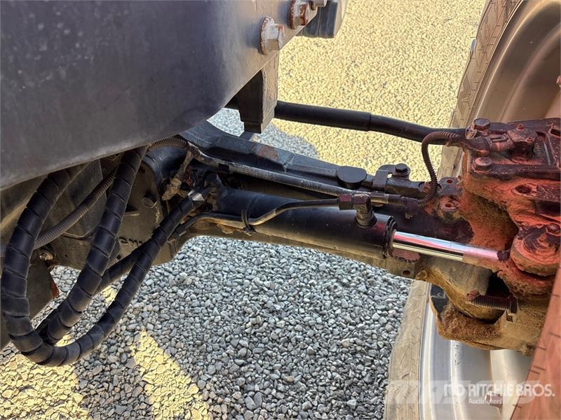 Case IH 240 4WD Tractor الجرارات