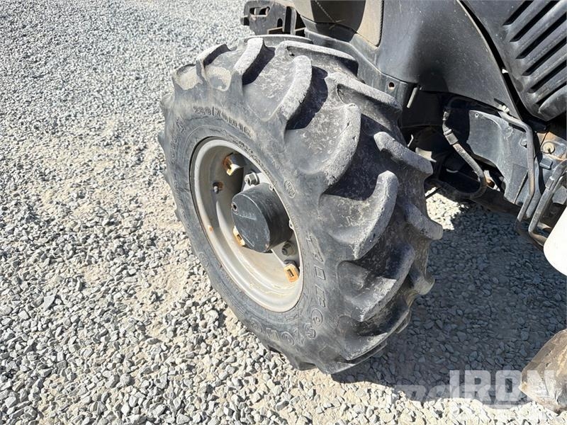 Case IH Farmall 110N 4WD Tractor Traktoren