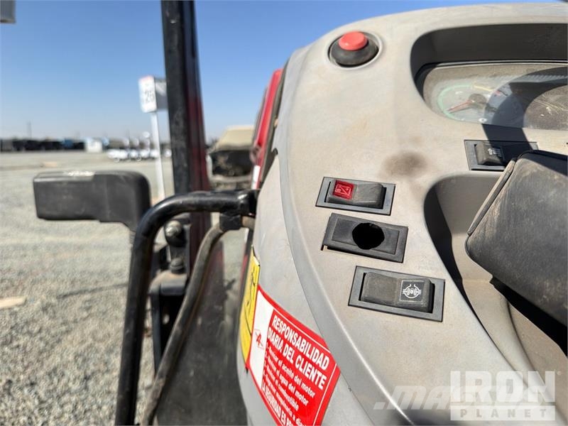 Case IH Farmall 110N 4WD Tractor Traktoren