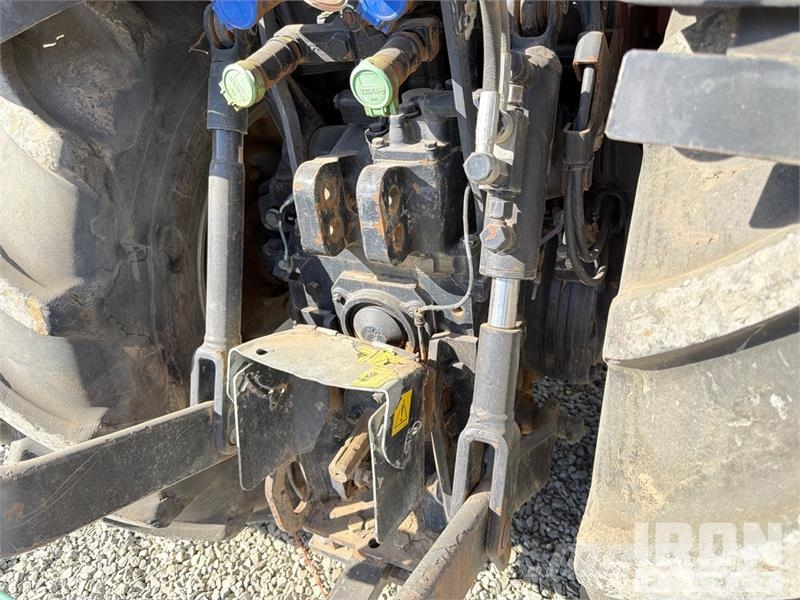 Case IH Farmall 110N 4WD Tractor Traktoren