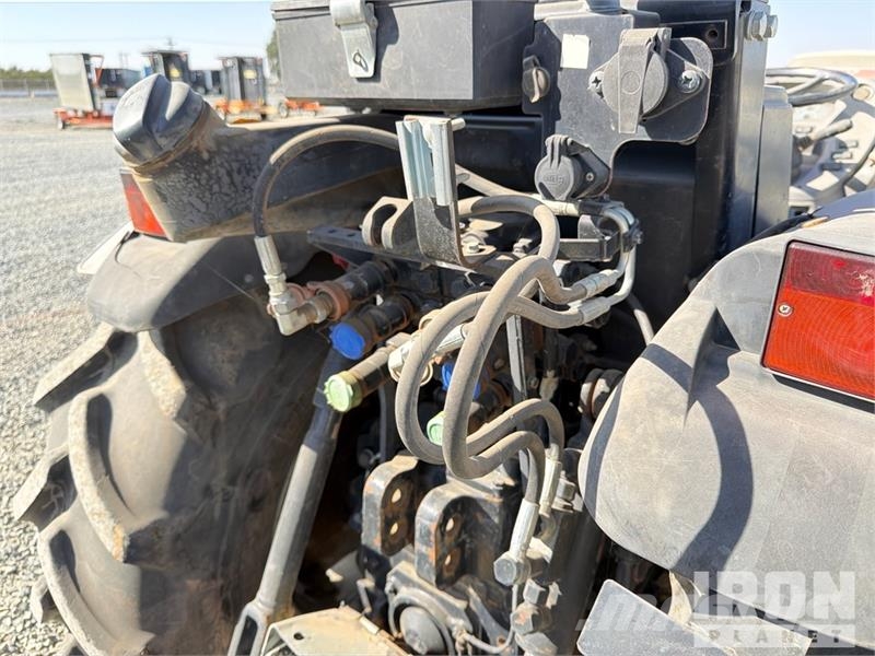Case IH Farmall 110N 4WD Tractor Traktoren