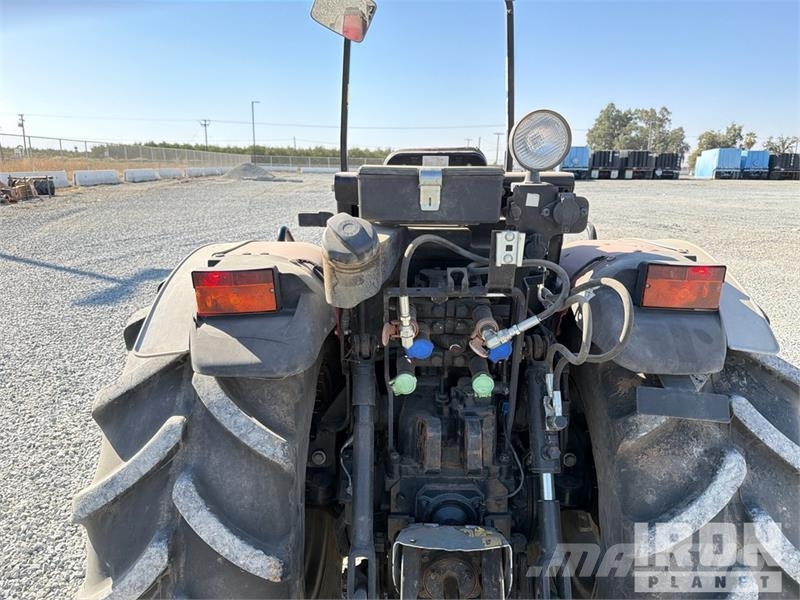 Case IH Farmall 110N 4WD Tractor Traktoren