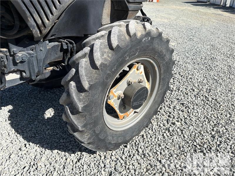 Case IH Farmall 80N 4WD Tractor Traktory