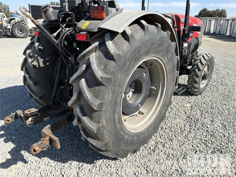 Case IH Farmall 80N 4WD Tractor Traktory