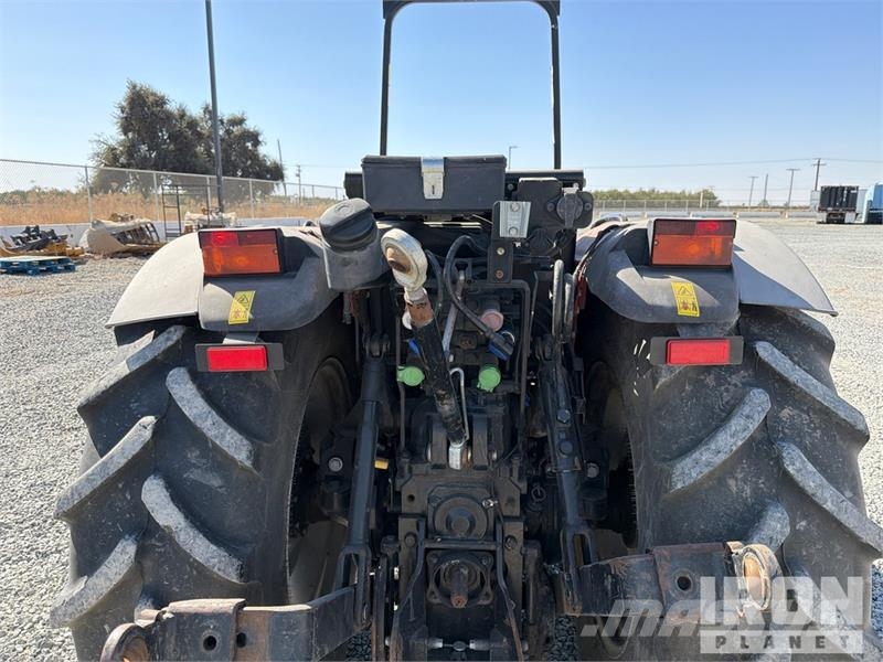 Case IH Farmall 80N 4WD Tractor Traktory