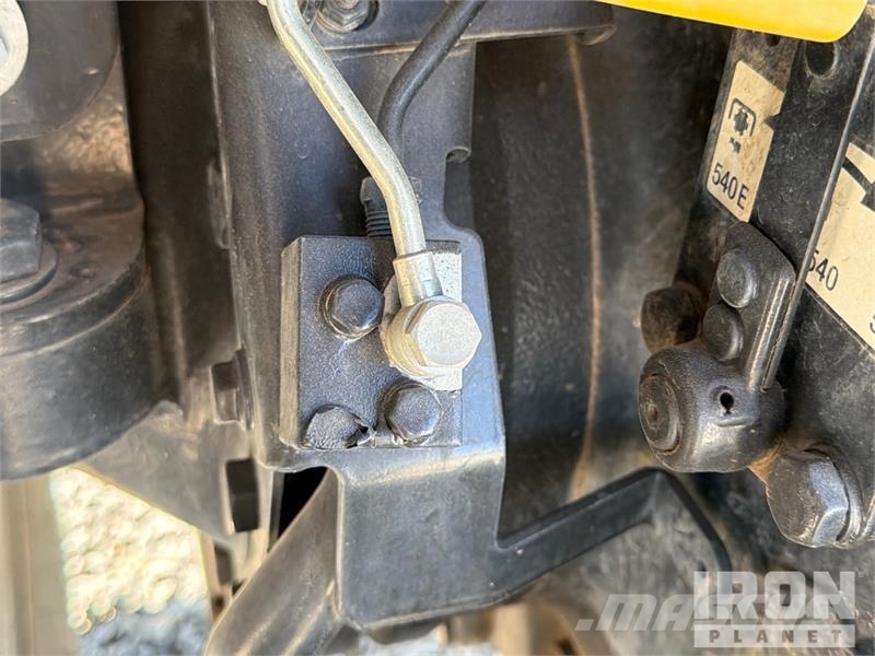 Case IH Farmall 80N 4WD Tractor Traktory