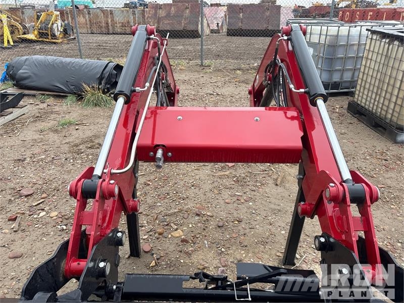 Case IH L630 2-Point Front Loader Attachment 前端裝載機配件