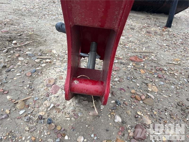 Case IH L630 2-Point Front Loader Attachment 前端裝載機配件