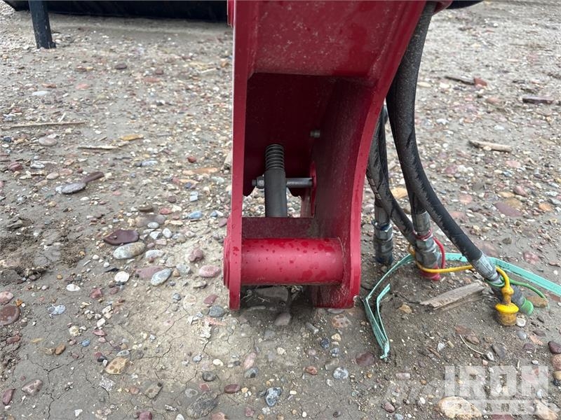 Case IH L630 2-Point Front Loader Attachment 前端裝載機配件