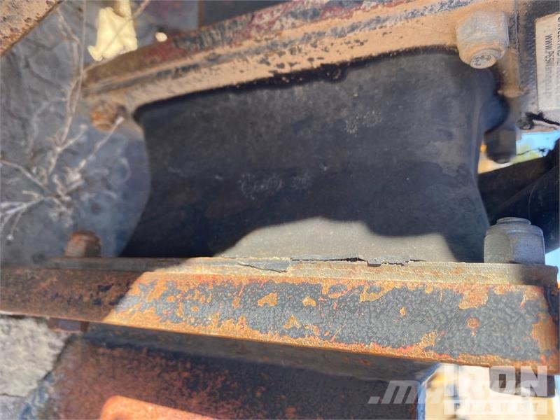 CASE SC30T 19.5 in Plate Compactor Attachment دكاكات أفقية