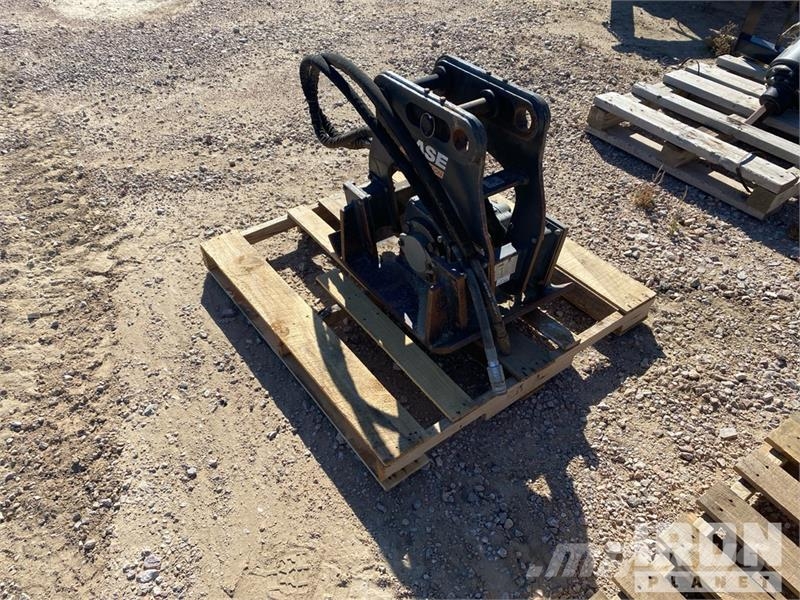 CASE SC30T 19.5 in Plate Compactor Attachment دكاكات أفقية