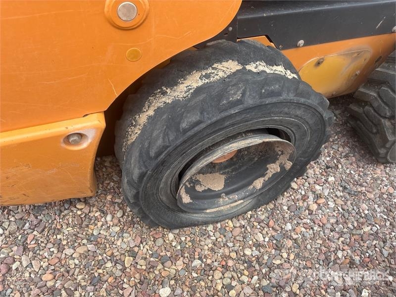 CASE SR200 Skid steer mini nakladalci
