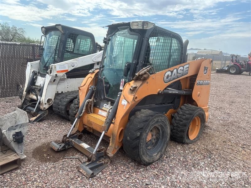 CASE SR200 Skid steer mini nakladalci