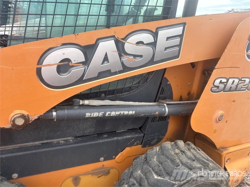 CASE SR200 Skid steer mini nakladalci