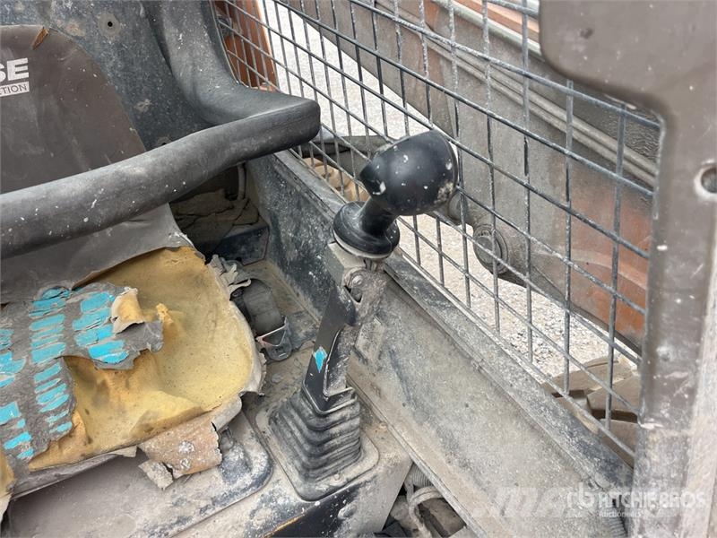 CASE SR250 Мини товарачи
