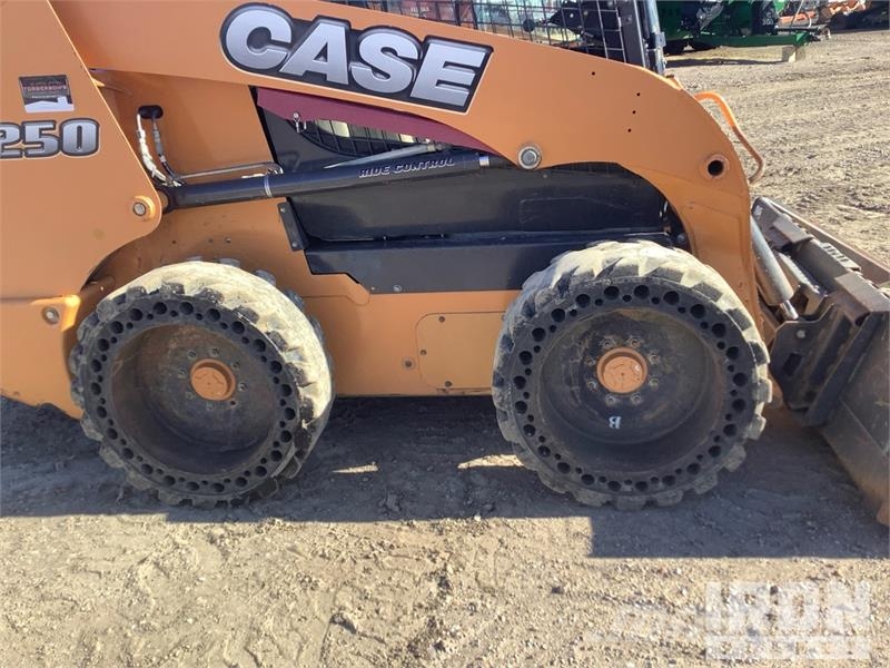 CASE SR250 Minicargadoras