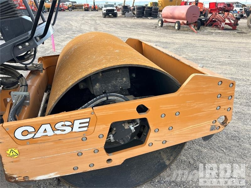 CASE SV207E 66" Smooth Drum Compactor Padfoot Drum Comp Single drum rollers