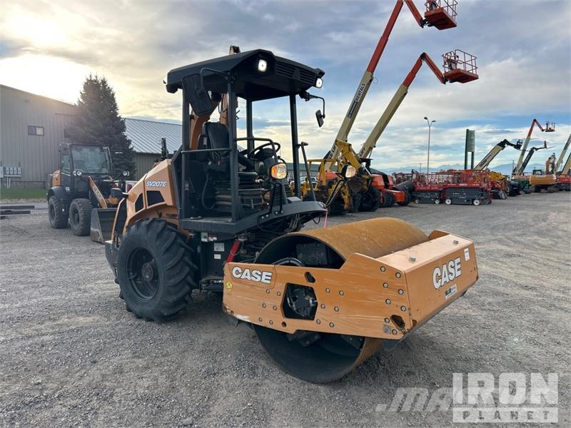 CASE SV207E Smooth Drum Compactor Valjci sa jednim bubnjem