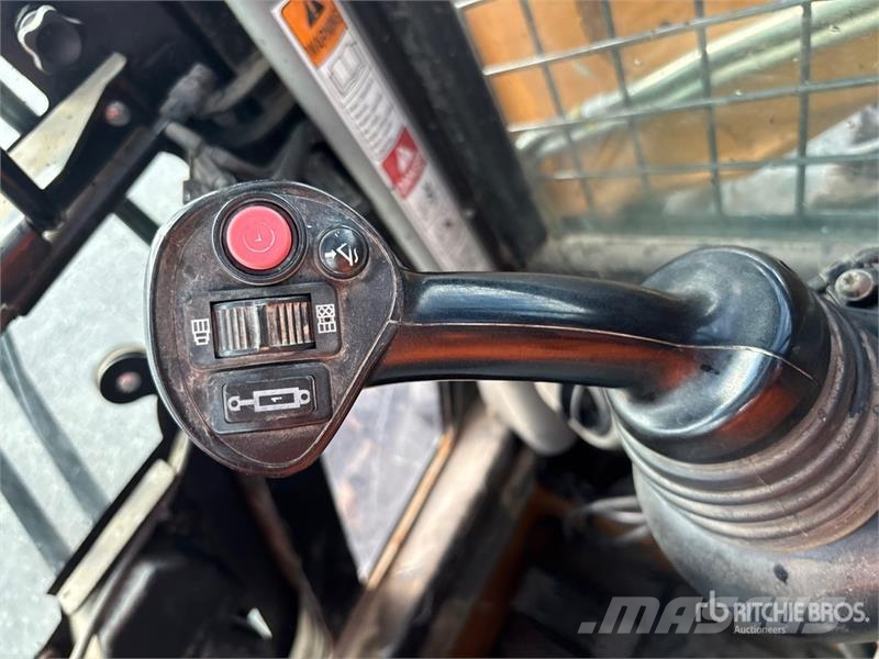 CASE SV340 Skid steer loaders