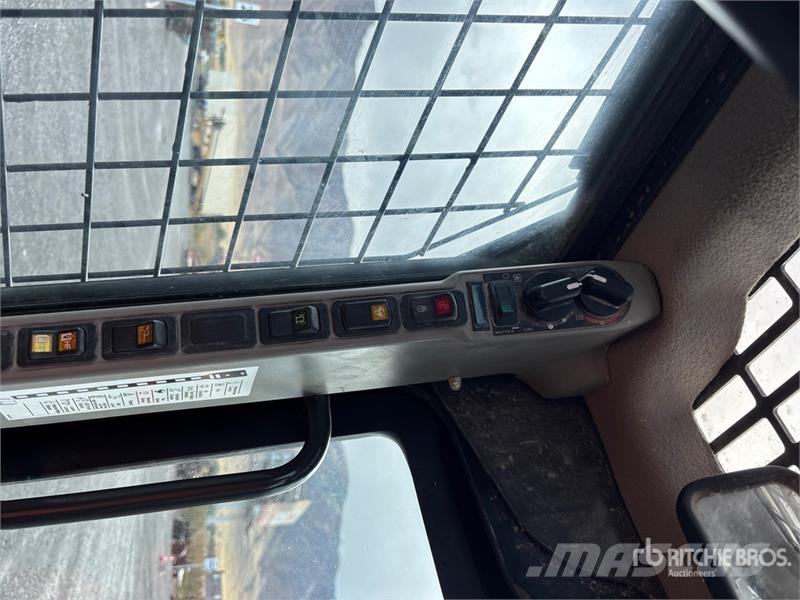 CASE SV340 Skid steer loaders