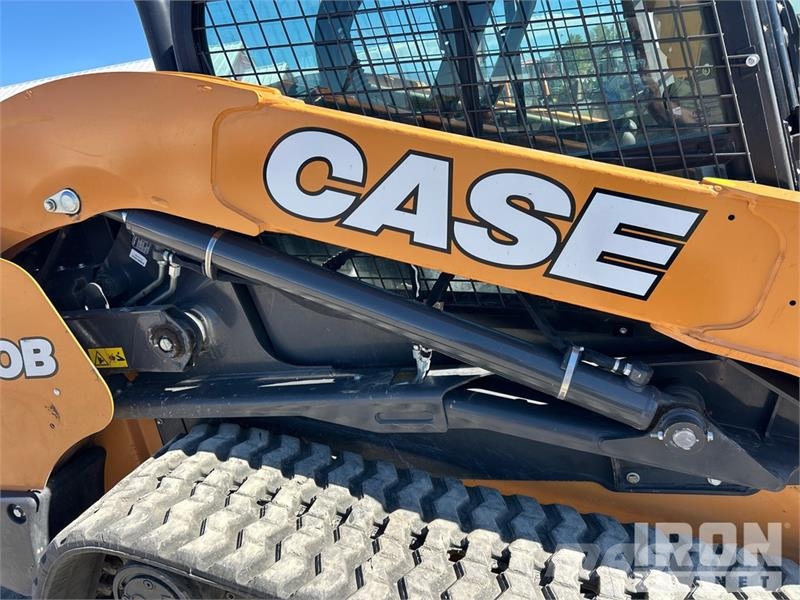 CASE TV450B لوادر انزلاقية التوجيه