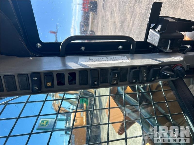 CASE TV450B لوادر انزلاقية التوجيه
