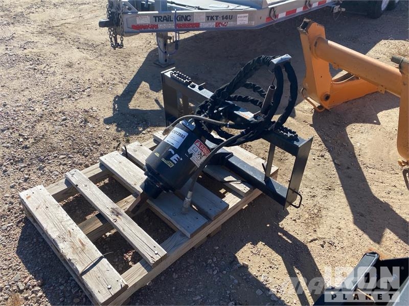 CASE X1975 Skid Steer Auger ドリル