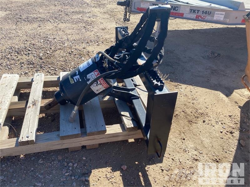 CASE X1975 Skid Steer Auger ドリル