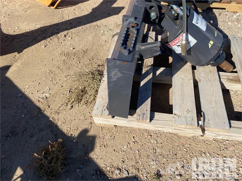 CASE X1975 Skid Steer Auger ドリル