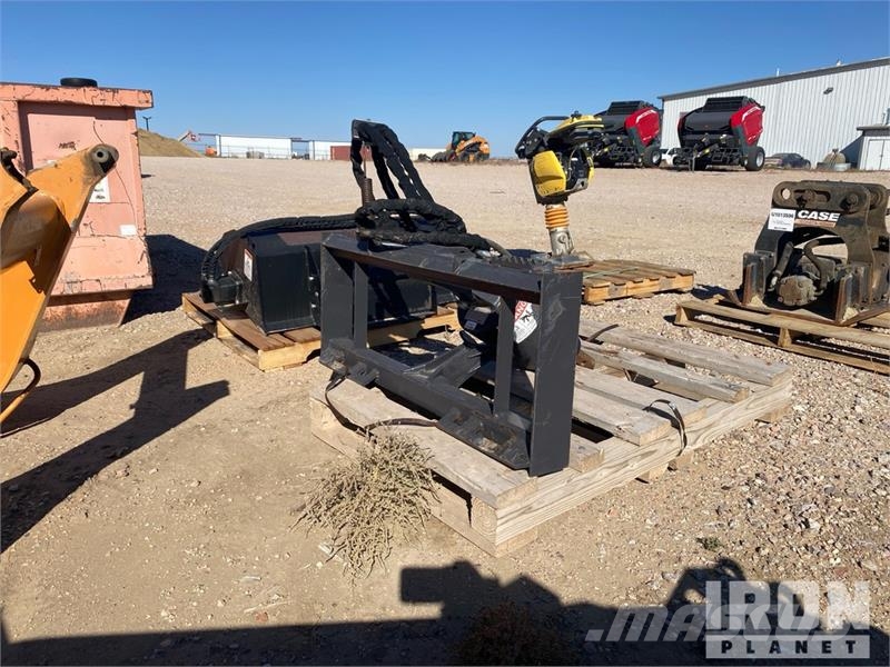 CASE X1975 Skid Steer Auger ドリル