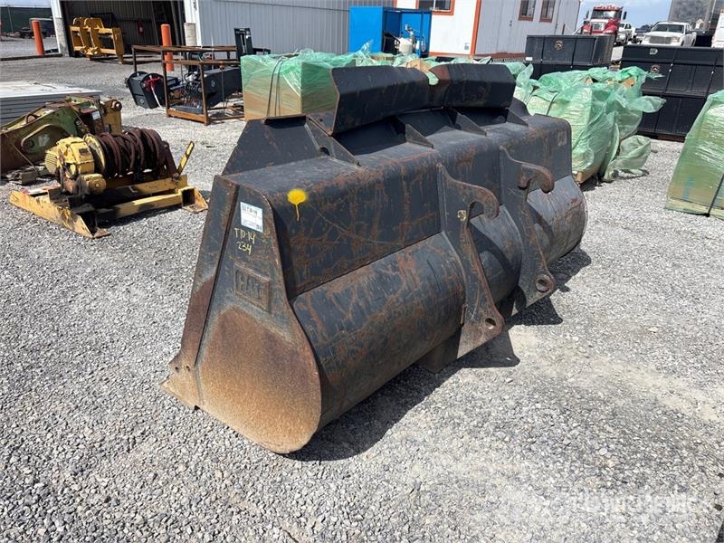CAT 100 in Wheel Loader Bucket Baldes