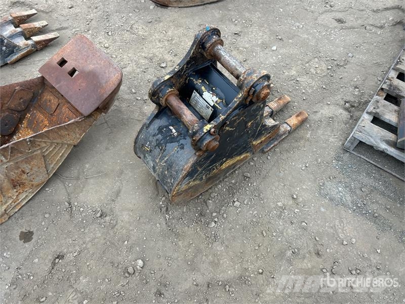 CAT 12 in 0.06 cyd Digging Excavator Bucket 鏟斗