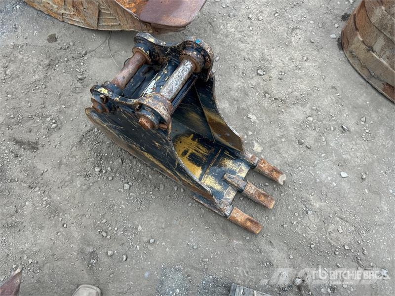 CAT 12 in 0.06 cyd Digging Excavator Bucket 鏟斗